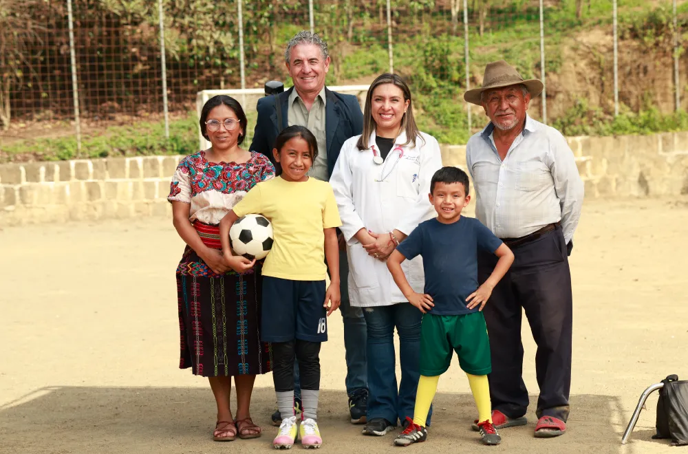Dona para las niñas y los niños en Guatemala.