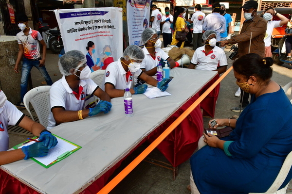 vaccination registration help desk 