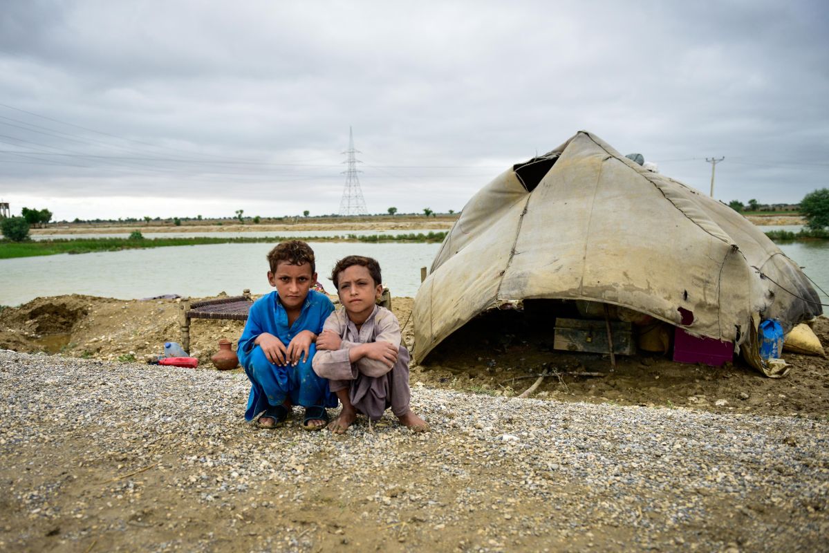 pakistan-floods-children