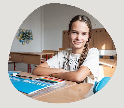 Sofia, 12 years old, is continuing her studies in Romania, alongside other Ukrainian refugee children