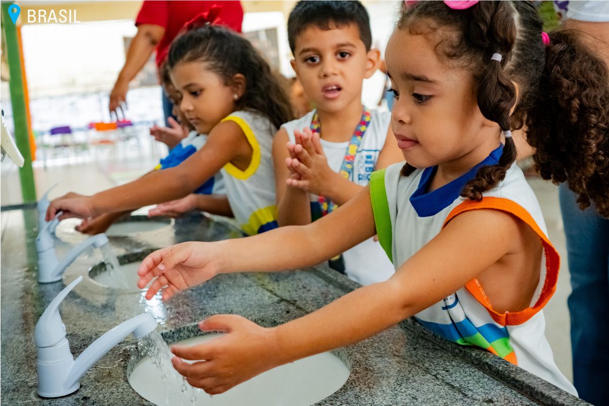 Children washing hands