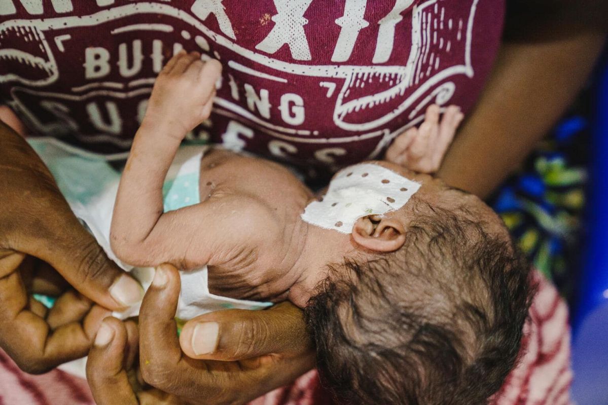 During the violent armed clashes, a bullet pierced the roof and hit Faraja’s incubator. The bullet grazed part of his ear, but thanks to the doctors' intervention, he survived and continues to receive medical care.  "There were two babies in the incubator, but the bullet hit my child. My child is still receiving care, but I’m afraid this could happen again. We need peace", says Amani.  
